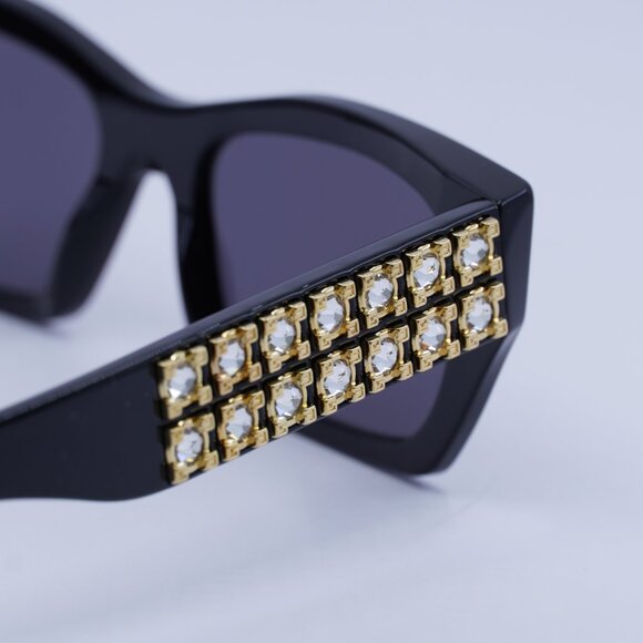 🕶️ New Givenchy GV40077I 01A Sunglasses - Shiny Black and Studs Frame - Picture 4 of 9